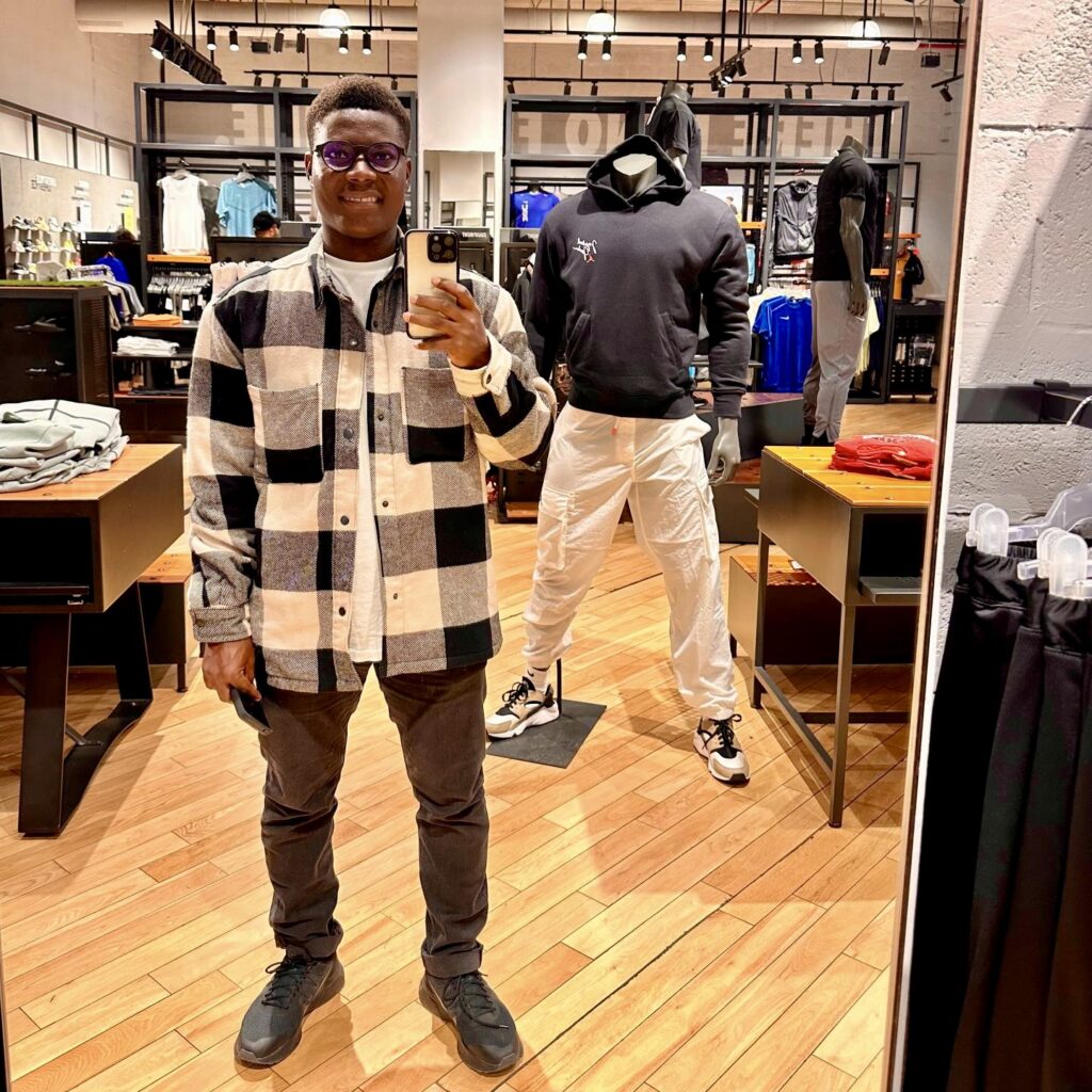 Mirror Selfie while Shopping - Lebanon from Nigeria